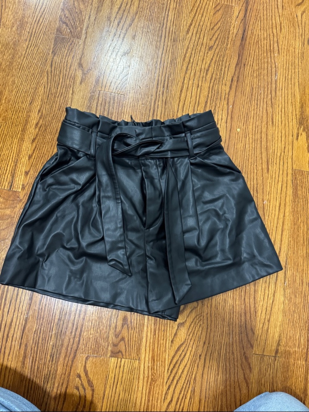Zara women’s size small High-Waist Black Paperbag Faux Leather Shorts Tie Belt